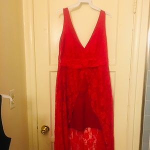 Small red dress with shirt/ long fish net tail